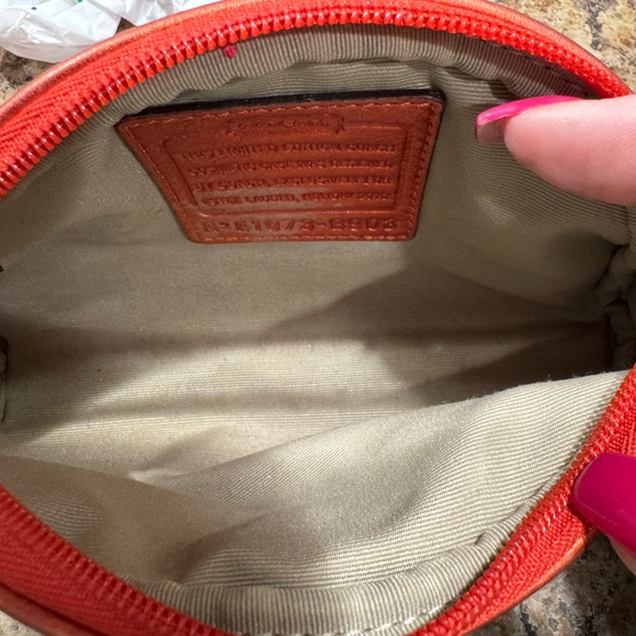 Coach x Estee Lauder 2010 Holiday Edition Cosmetic Bag - Picture 9 of 11